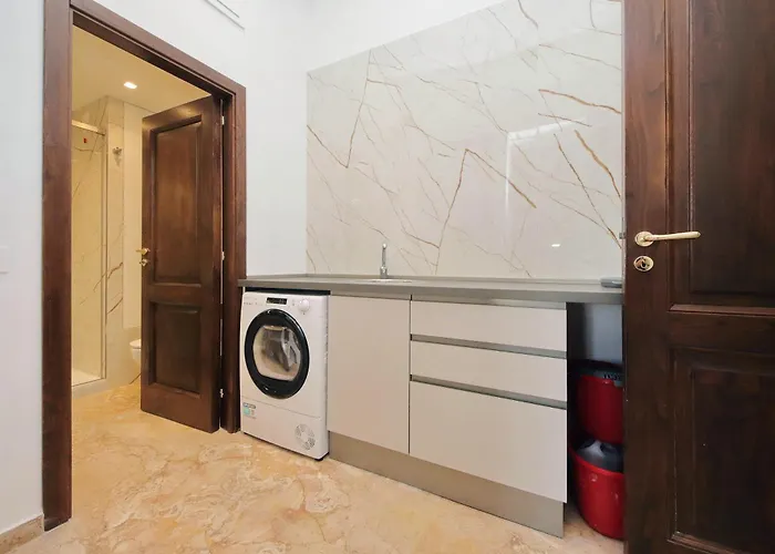 Colosseum Grand Luxury For 14 Guests